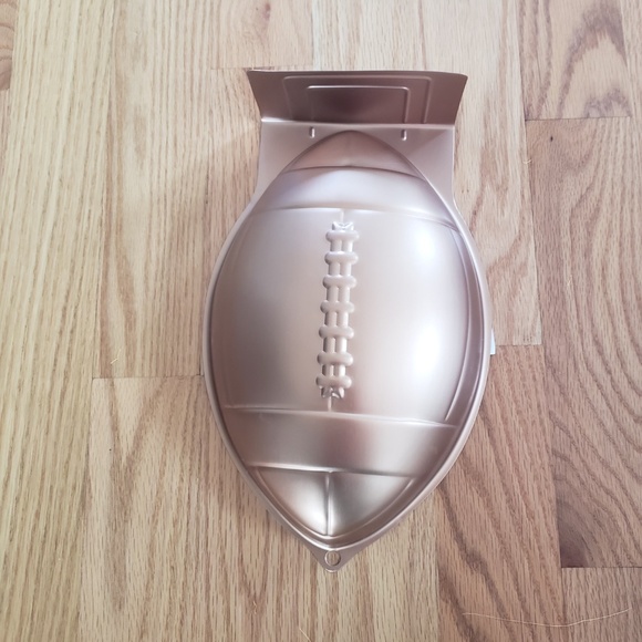Football cake pan - Picture 2 of 2